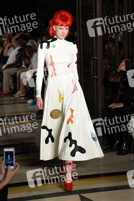 Pam Hogg Fashion Show auf der London Fashion Week SS17