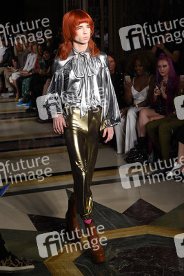 Pam Hogg Fashion Show auf der London Fashion Week SS17