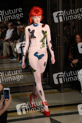 Pam Hogg Fashion Show auf der London Fashion Week SS17