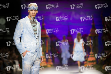 Francis Montesinos Fashion Show auf der Mercedes-Benz Fashion Week Madrid SS17