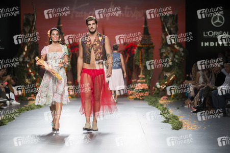 Francis Montesinos Fashion Show auf der Mercedes-Benz Fashion Week Madrid SS17