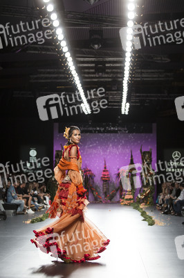 Francis Montesinos Fashion Show auf der Mercedes-Benz Fashion Week Madrid SS17