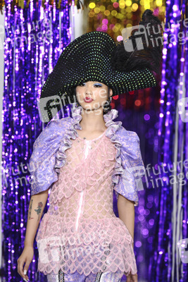 Ryan Lo Fashion Show auf der London Fashion Week SS17