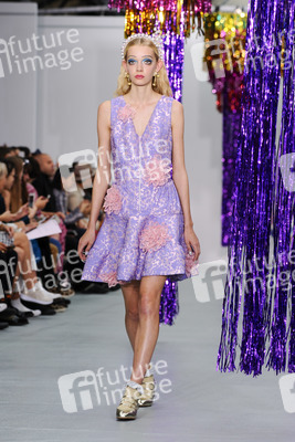 Ryan Lo Fashion Show auf der London Fashion Week SS17