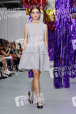 Ryan Lo Fashion Show auf der London Fashion Week SS17