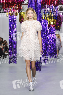 Ryan Lo Fashion Show auf der London Fashion Week SS17