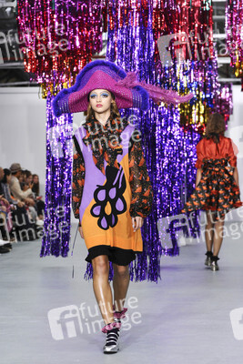 Ryan Lo Fashion Show auf der London Fashion Week SS17