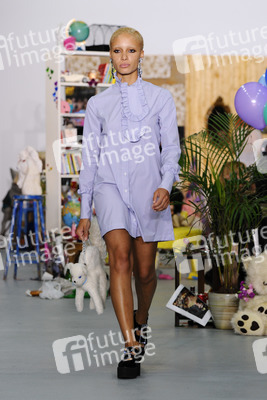 Ashley Williams Fashion Show auf der London Fashion Week SS17