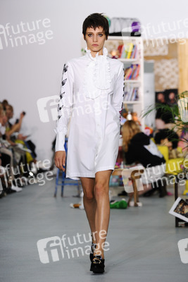 Ashley Williams Fashion Show auf der London Fashion Week SS17