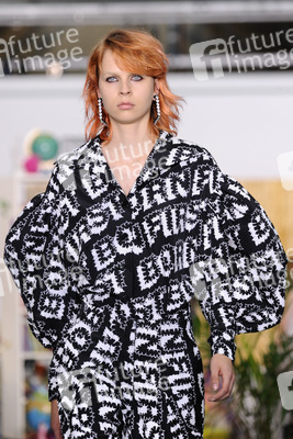 Ashley Williams Fashion Show auf der London Fashion Week SS17