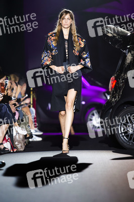 Alvarno Fashion Show auf der Mercedes-Benz Fashion Week Madrid SS17