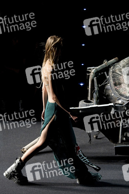 Maria ke Fisherman Fashion Show auf der Mercedes-Benz Fashion Week Madrid SS17
