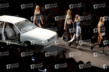 Maria ke Fisherman Fashion Show auf der Mercedes-Benz Fashion Week Madrid SS17