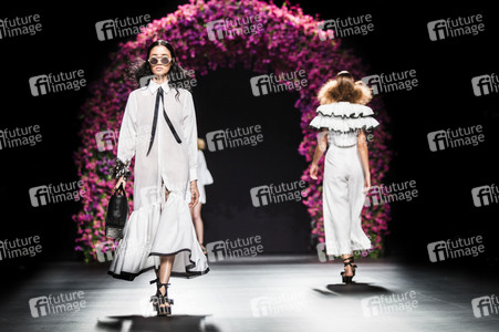 Juana Martin Fashion Show auf der Mercedes-Benz Fashion Week Madrid SS17
