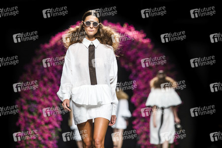 Juana Martin Fashion Show auf der Mercedes-Benz Fashion Week Madrid SS17