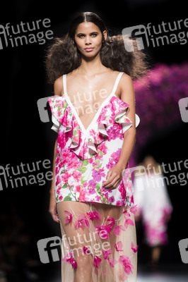 Juana Martin Fashion Show auf der Mercedes-Benz Fashion Week Madrid SS17