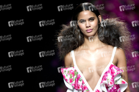 Juana Martin Fashion Show auf der Mercedes-Benz Fashion Week Madrid SS17