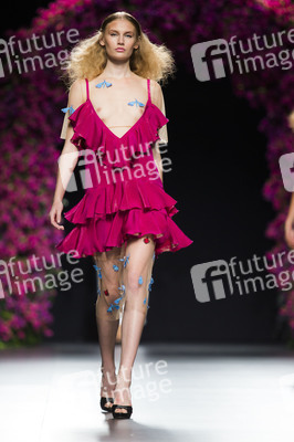 Juana Martin Fashion Show auf der Mercedes-Benz Fashion Week Madrid SS17