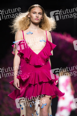 Juana Martin Fashion Show auf der Mercedes-Benz Fashion Week Madrid SS17