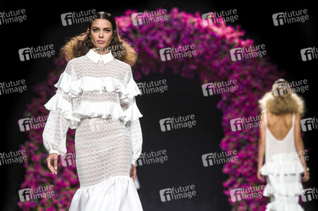 Juana Martin Fashion Show auf der Mercedes-Benz Fashion Week Madrid SS17