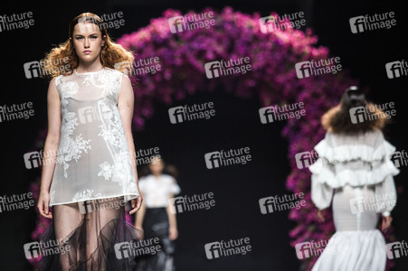 Juana Martin Fashion Show auf der Mercedes-Benz Fashion Week Madrid SS17