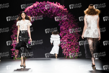 Juana Martin Fashion Show auf der Mercedes-Benz Fashion Week Madrid SS17