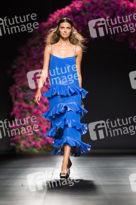 Juana Martin Fashion Show auf der Mercedes-Benz Fashion Week Madrid SS17