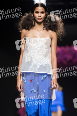 Juana Martin Fashion Show auf der Mercedes-Benz Fashion Week Madrid SS17