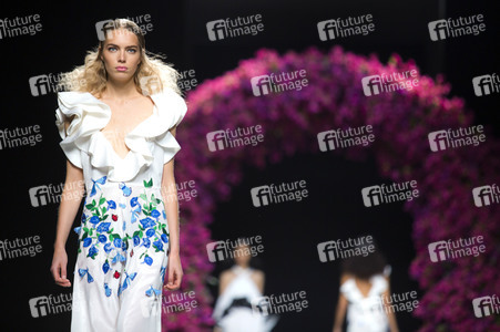 Juana Martin Fashion Show auf der Mercedes-Benz Fashion Week Madrid SS17