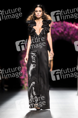 Juana Martin Fashion Show auf der Mercedes-Benz Fashion Week Madrid SS17