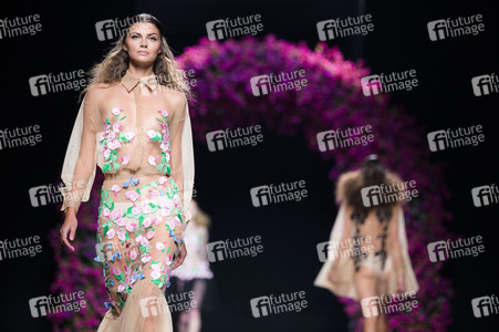 Juana Martin Fashion Show auf der Mercedes-Benz Fashion Week Madrid SS17