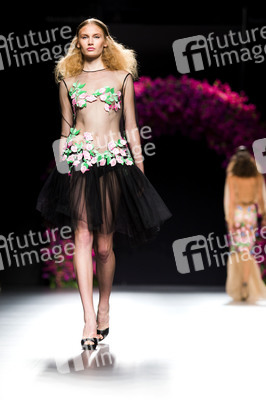 Juana Martin Fashion Show auf der Mercedes-Benz Fashion Week Madrid SS17