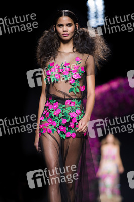 Juana Martin Fashion Show auf der Mercedes-Benz Fashion Week Madrid SS17