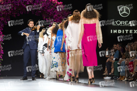 Juana Martin Fashion Show auf der Mercedes-Benz Fashion Week Madrid SS17