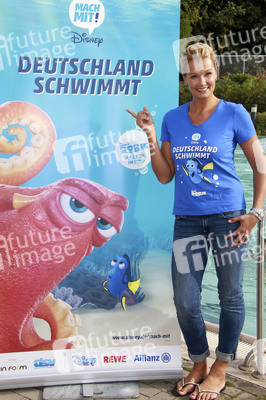 Charity-Event 'Deutschland schwimmt' in Hamburg