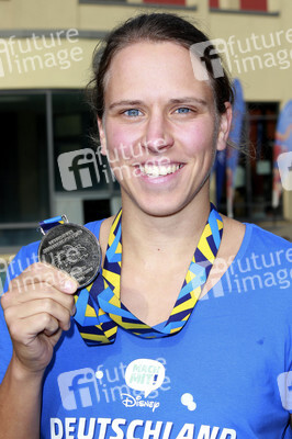 Charity-Event 'Deutschland schwimmt' in Hamburg