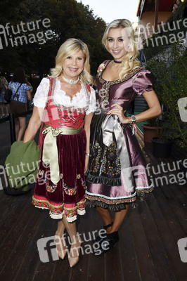 Bild-Wiesn im Marstall auf dem Oktoberfest 2016 in München