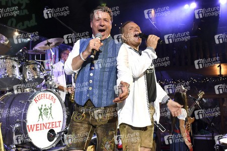 Kufflers Weinzelt auf dem Oktoberfest in München
