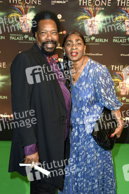 Weltpremiere von 'The One Grand Show' in Berlin
