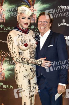 Weltpremiere von 'The One Grand Show' in Berlin