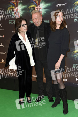 Weltpremiere von 'The One Grand Show' in Berlin