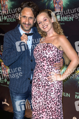 Weltpremiere von 'The One Grand Show' in Berlin