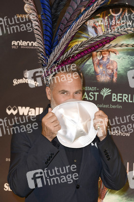 Weltpremiere von 'The One Grand Show' in Berlin