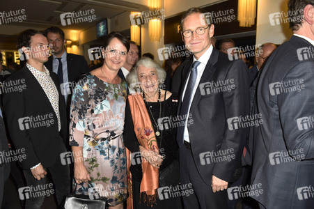 Weltpremiere von 'The One Grand Show' in Berlin