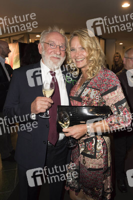 Weltpremiere von 'The One Grand Show' in Berlin
