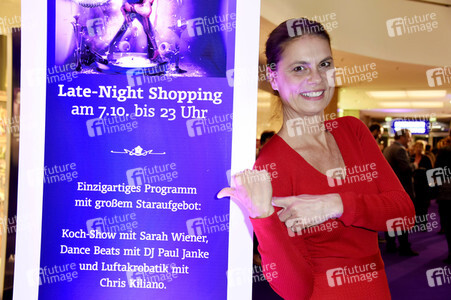 Late Night Shopping Party in Hamburg