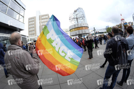 'Die Waffen nieder!' Demo in Berlin
