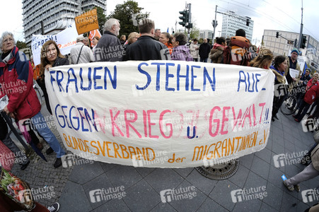 'Die Waffen nieder!' Demo in Berlin