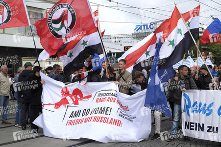 'Die Waffen nieder!' Demo in Berlin