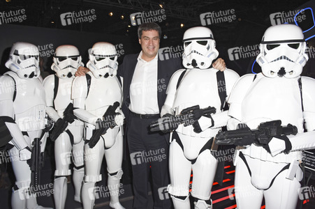 Markus Söder besucht 'Star Wars Identities' in München